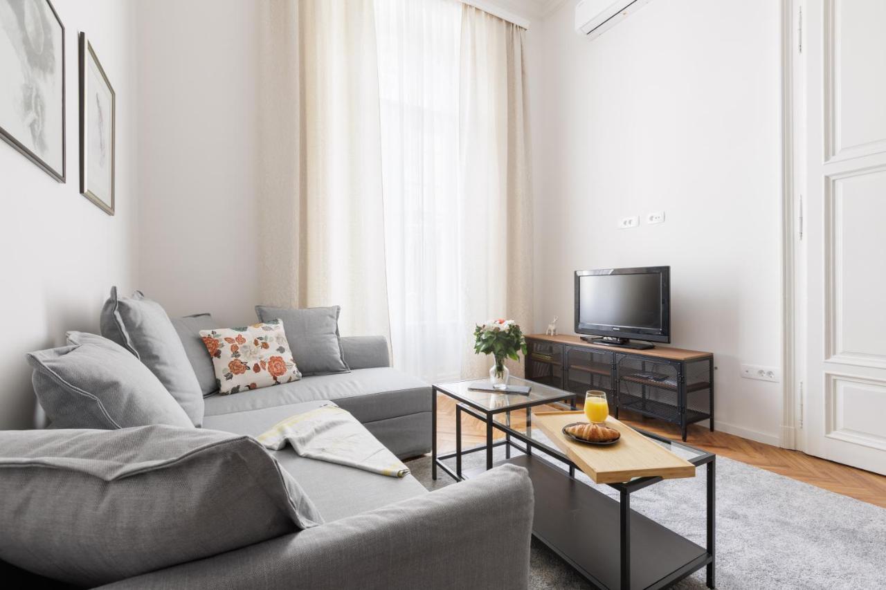 Cozy Getaway In Heart Of City - J Zagreb Exterior photo